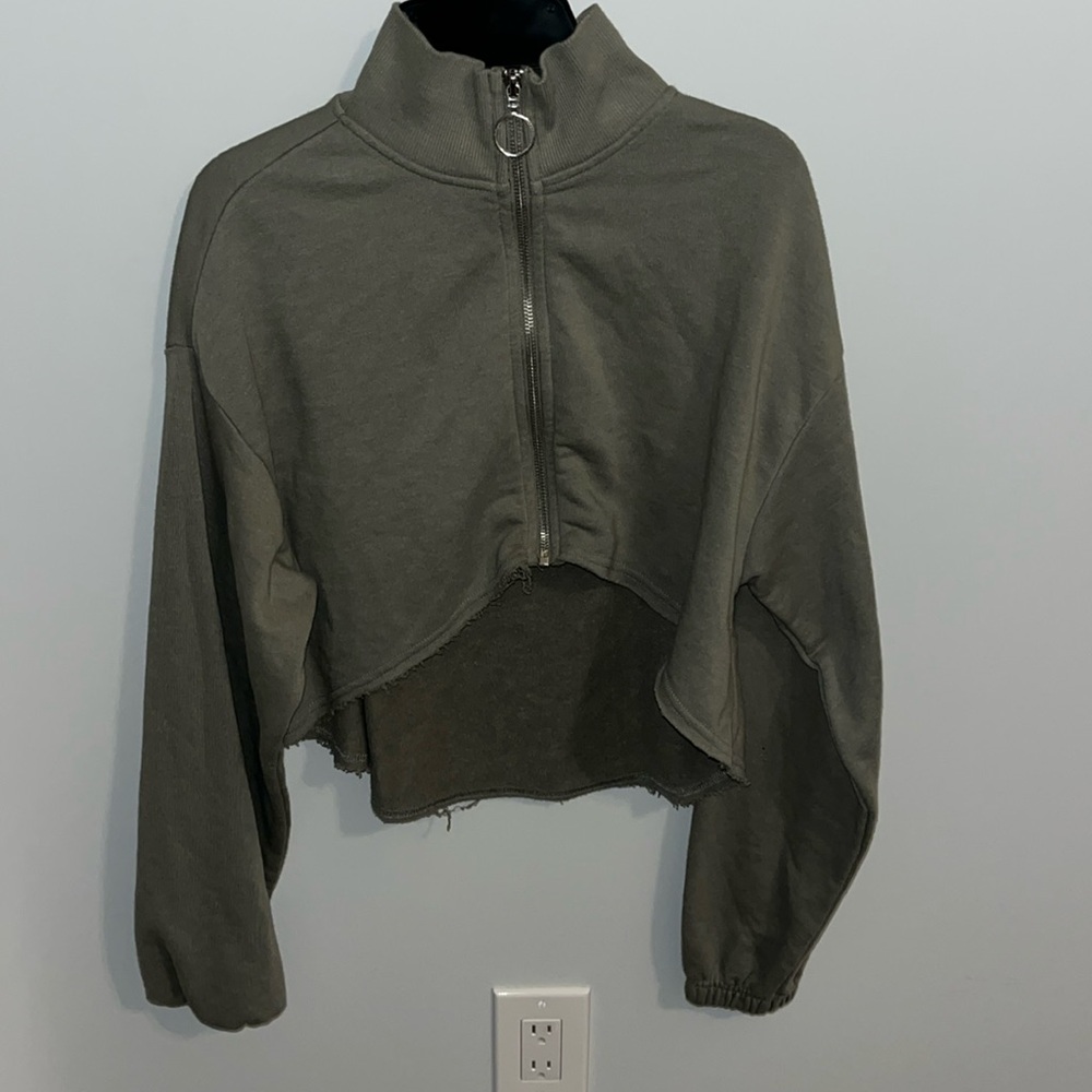 Crop front top
